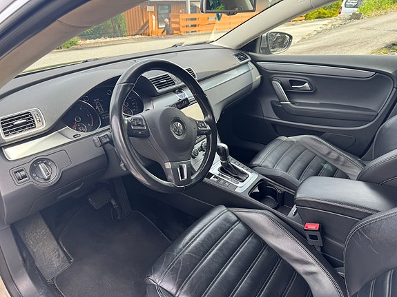 Volkswagen CC 25 of 30