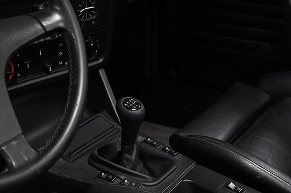 BMW 320 11 of 16