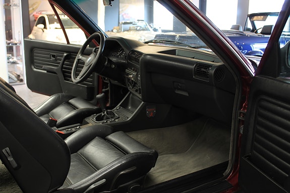 BMW 320 13 of 16