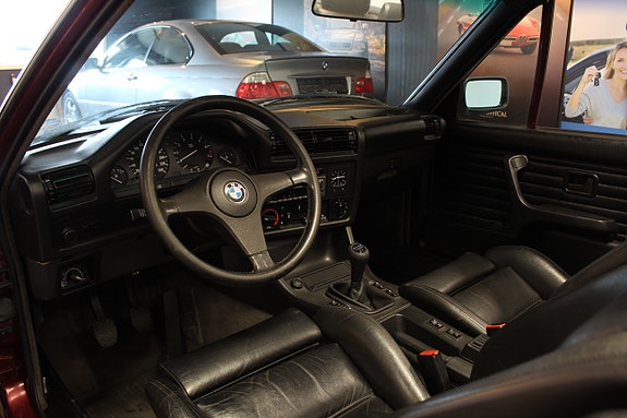 BMW 320 10 of 16