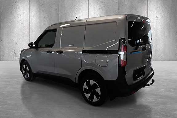 Ford E-Transit Courier 2 of 5