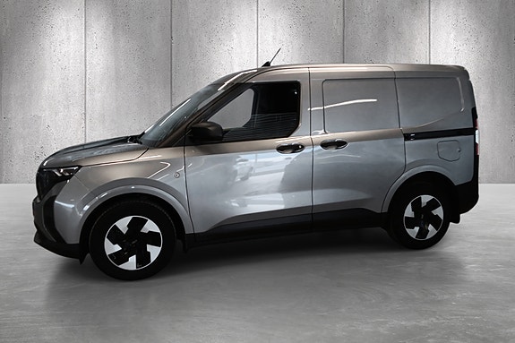 Ford E-Transit Courier 3 of 5