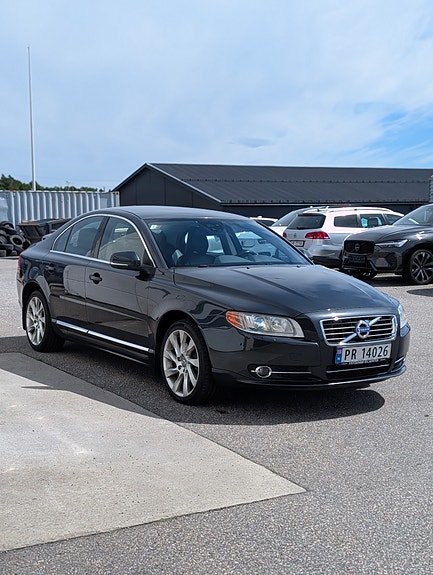 Volvo S80 2 of 22