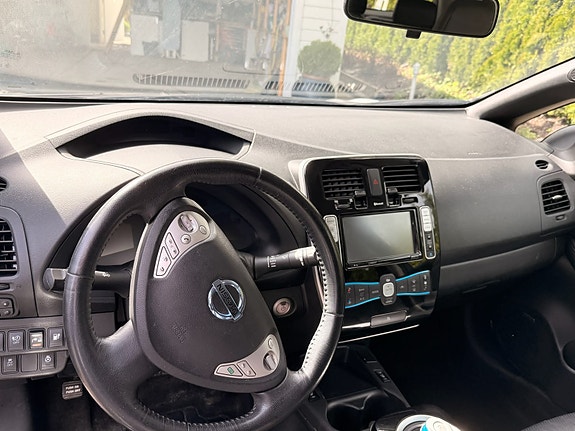 Nissan Leaf 24 of 28