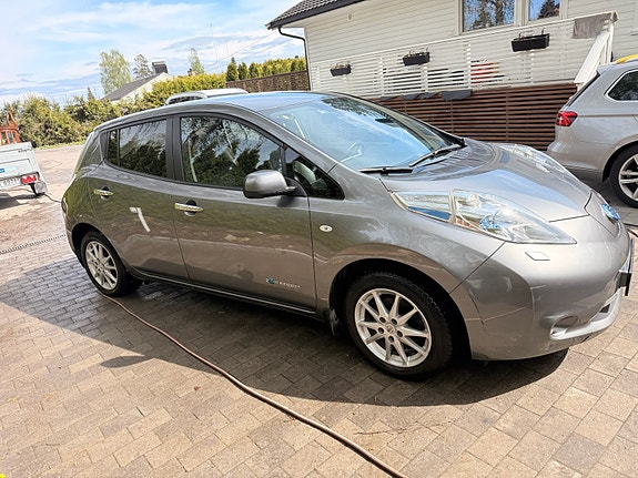 Nissan Leaf 27 of 28