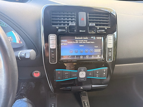 Nissan Leaf 11 of 28