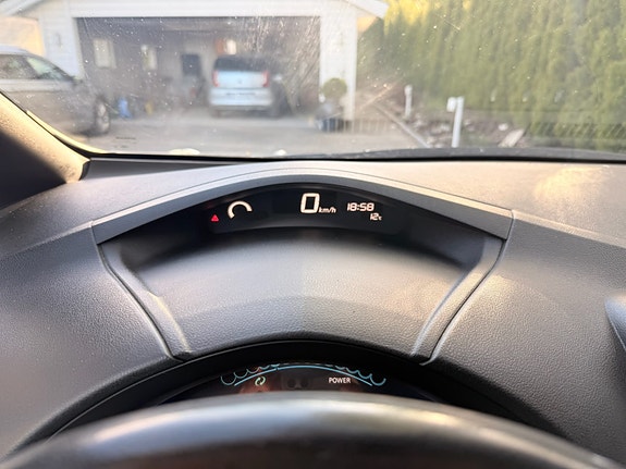 Nissan Leaf 10 of 28