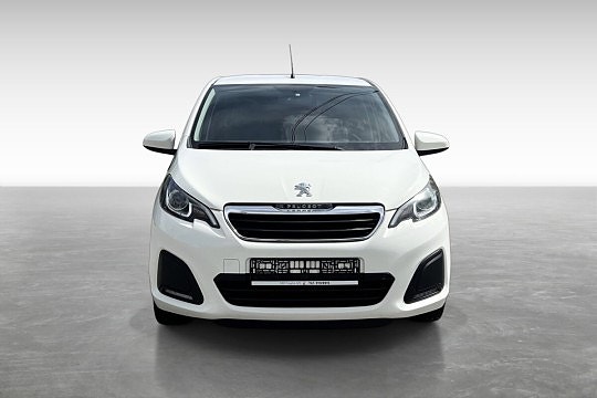 Peugeot 108 2 of 5
