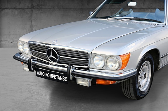 Mercedes-Benz 450 SL 4 of 5