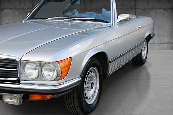 Mercedes-Benz 450 SL 2 of 5