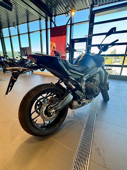 Yamaha MT-09 Tech Black 5 of 5