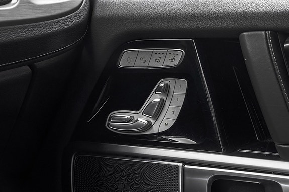 Mercedes-Benz G63 21 of 28