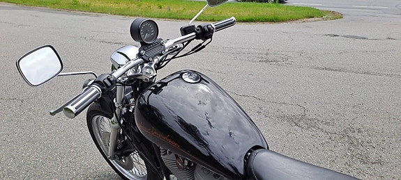 Harley-Davidson XL 883 Sportster 17 of 22
