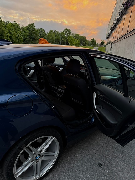 BMW 116i 3 of 5