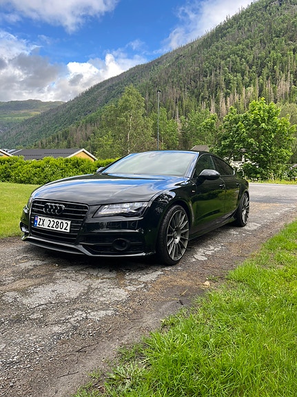 Audi A7 4 of 5