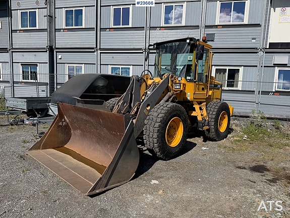 Volvo L50C hjullaster med skuffe, gode dekk og overhalt motor i 2018!