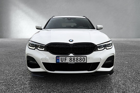 BMW 330e 2 of 19