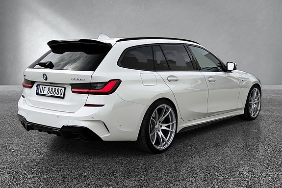 BMW 330e 5 of 19