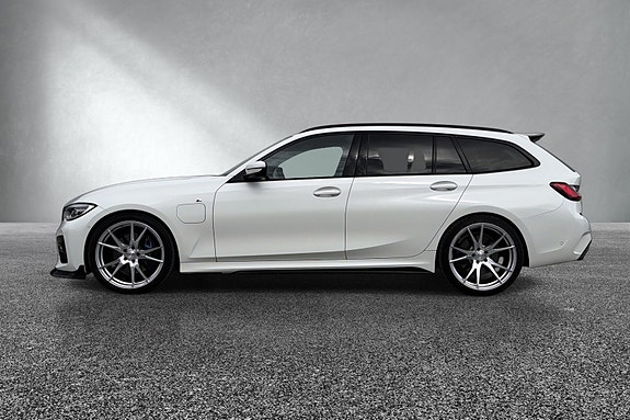 BMW 330e 8 of 19