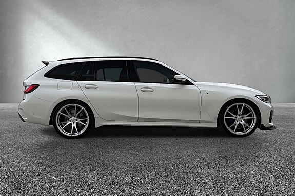 BMW 330e 4 of 19