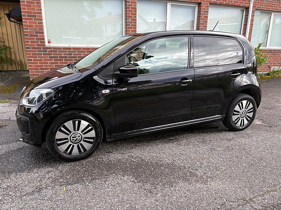 Volkswagen UP! 3 of 5