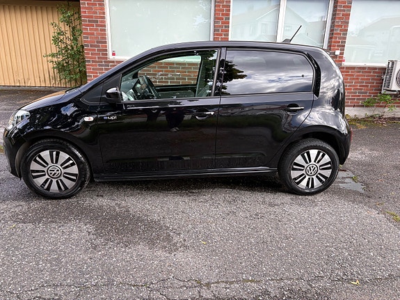 Volkswagen UP! 4 of 5