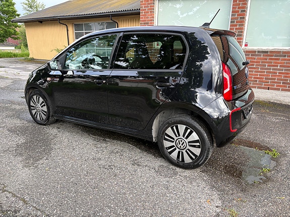 Volkswagen UP! 5 of 5