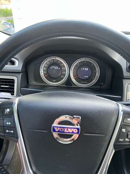 Volvo V70 9 of 20