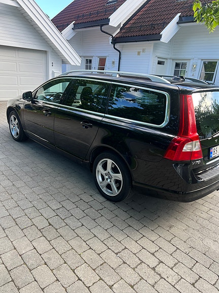 Volvo V70 4 of 20