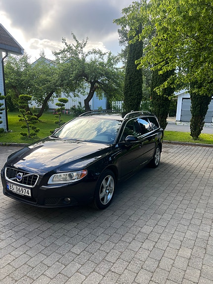Volvo V70 3 of 20
