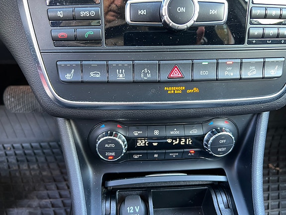 Mercedes-Benz GLA220 22 of 25
