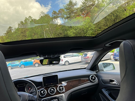 Mercedes-Benz GLA220 16 of 25
