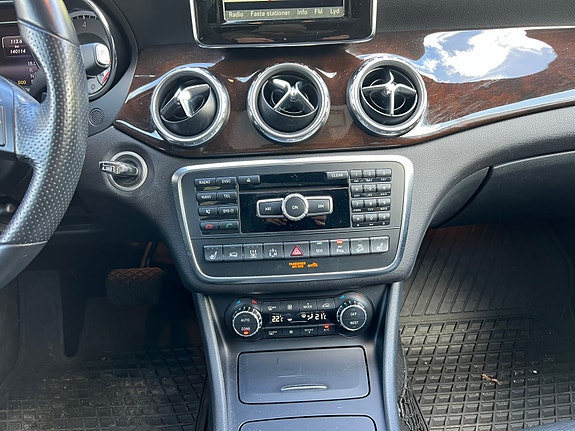 Mercedes-Benz GLA220 15 of 25