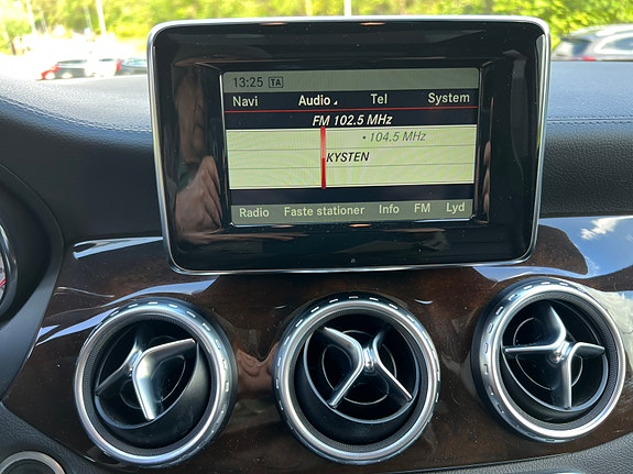 Mercedes-Benz GLA220 21 of 25