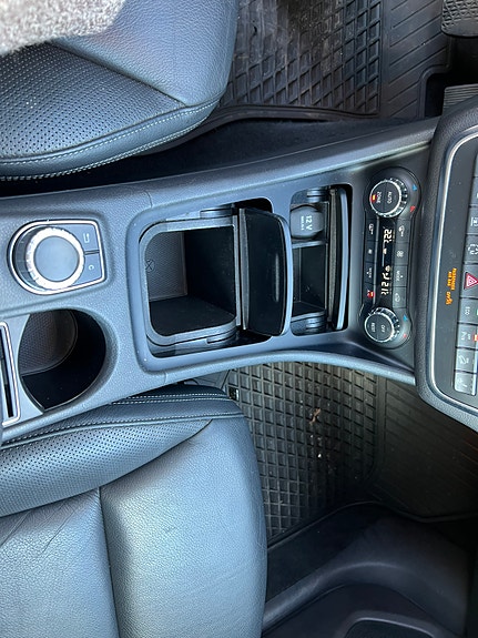 Mercedes-Benz GLA220 18 of 25