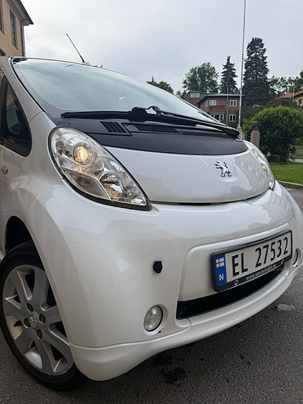 Peugeot iOn 6 of 20