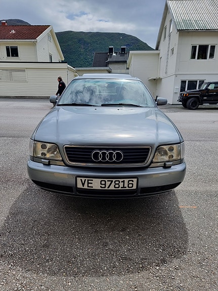 Audi A6 4 of 5