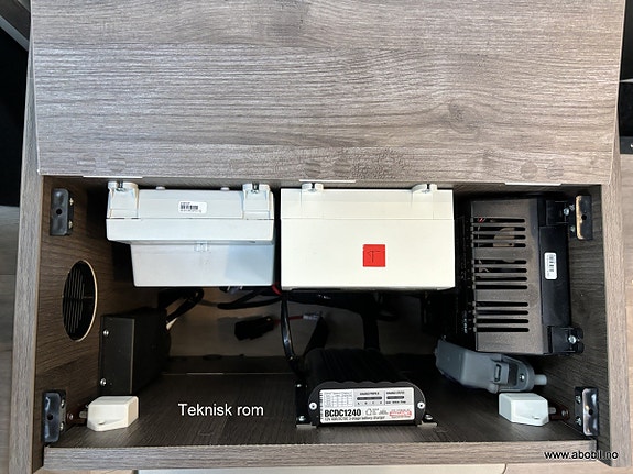 Benimar Tessoro 430 21 of 30