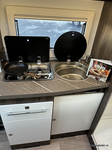 Benimar Tessoro 430 25 of 30