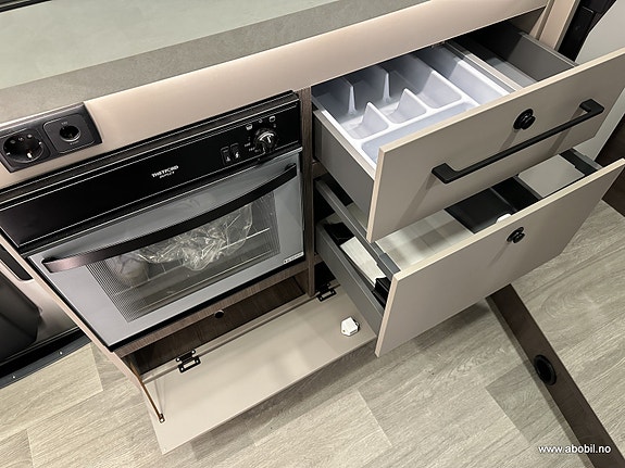 Benimar T425 Premium interiør 17 of 30