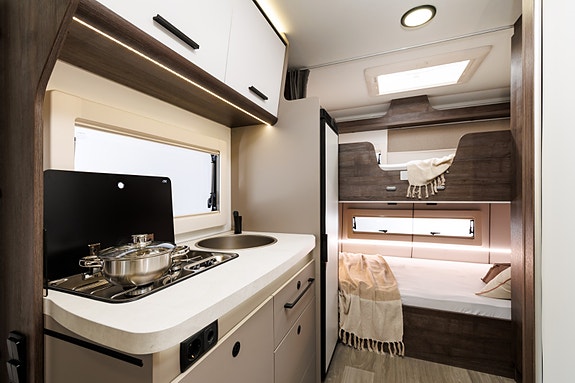 Benimar T425 Premium interiør 9 of 30