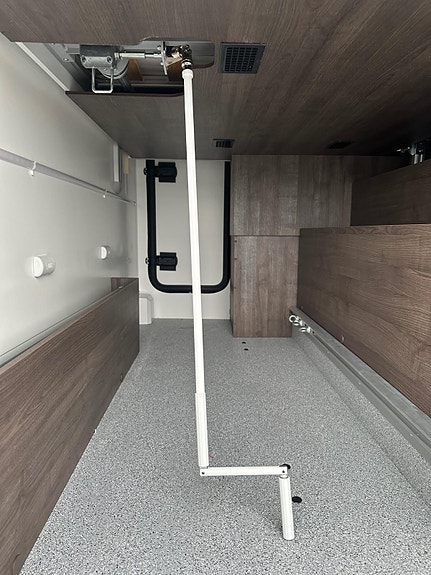 Benimar Tessoro 497 Del-skinn / 180 HK / 8 - trinn automat 10 of 30