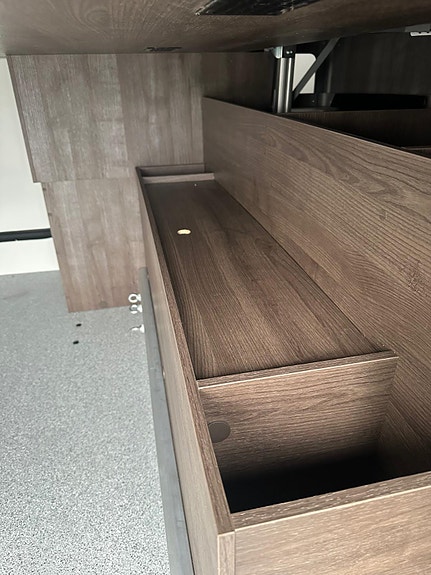 Benimar Tessoro 497 Del-skinn / 180 HK / 8 - trinn automat 12 of 30