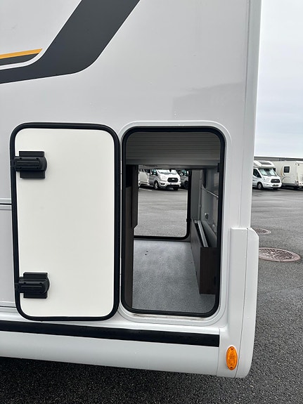 Benimar Tessoro 497 Del-skinn / 180 HK / 8 - trinn automat 8 of 30