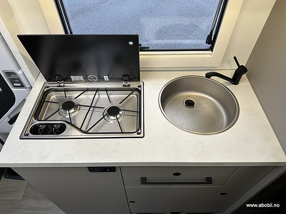 Benimar Yrteo 840 Premium interiør / Førerkort kl B / Lithiumbatteri 14 of 30