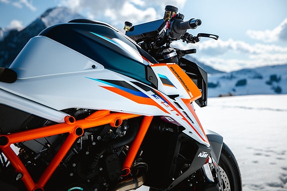 KTM 1390 Super Duke RR - THE BEAST - ENOUGH IS NEVER ENOUGH 8 of 12