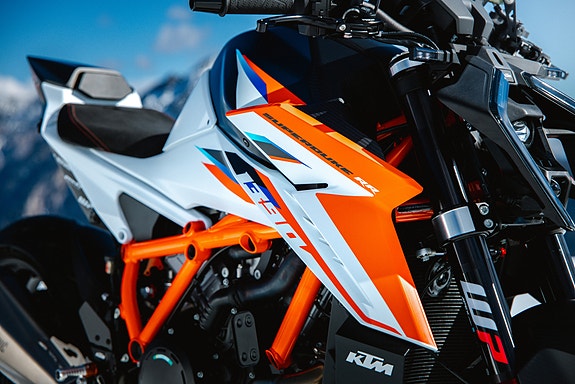 KTM 1390 Super Duke RR - THE BEAST - ENOUGH IS NEVER ENOUGH 10 of 12