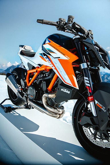 KTM 1390 Super Duke RR - THE BEAST - ENOUGH IS NEVER ENOUGH 4 of 12