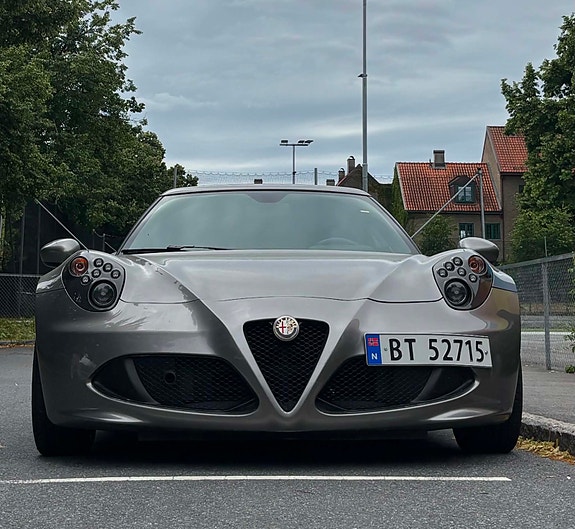 Alfa Romeo 4C 4 of 10