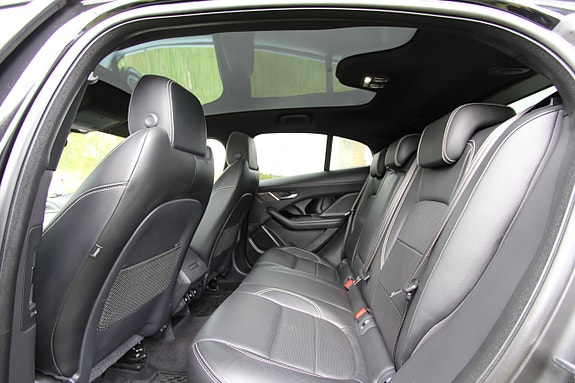 Jaguar I-PACE 26 of 30